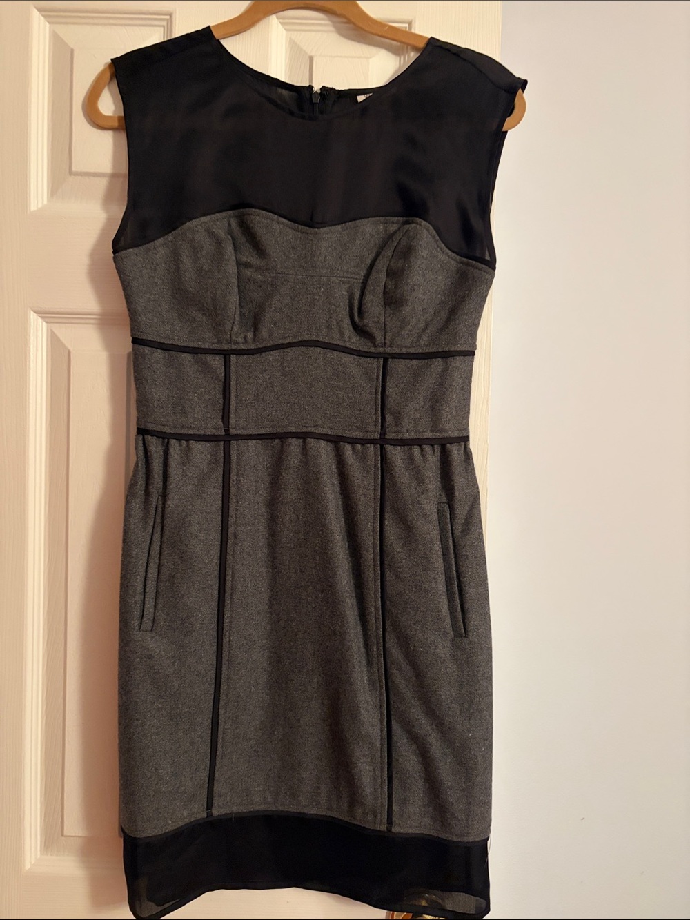 Sleeveless Gray Sheath Dress with Black Trim size 4